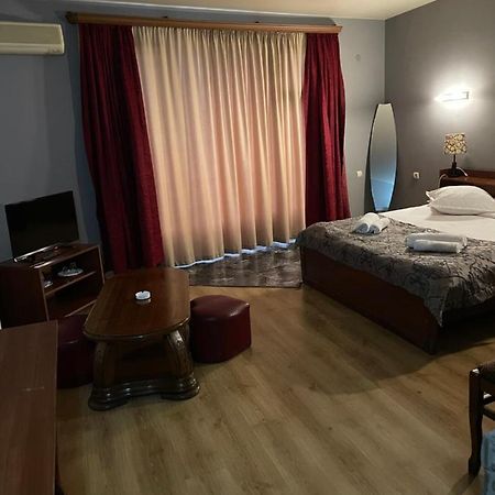 Hotel Era Tbilisi Esterno foto
