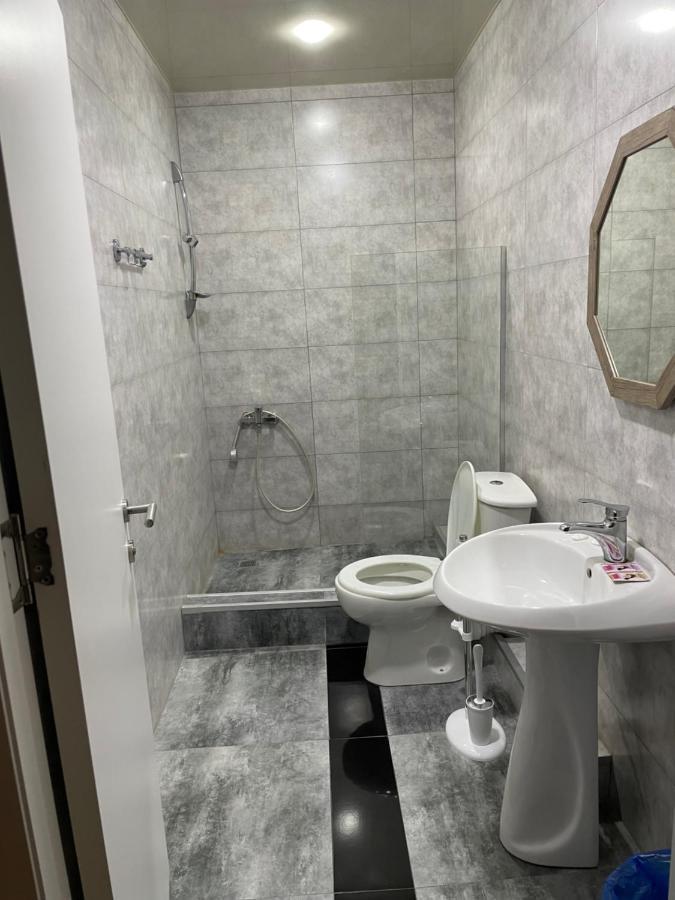 Hotel Era Tbilisi Esterno foto