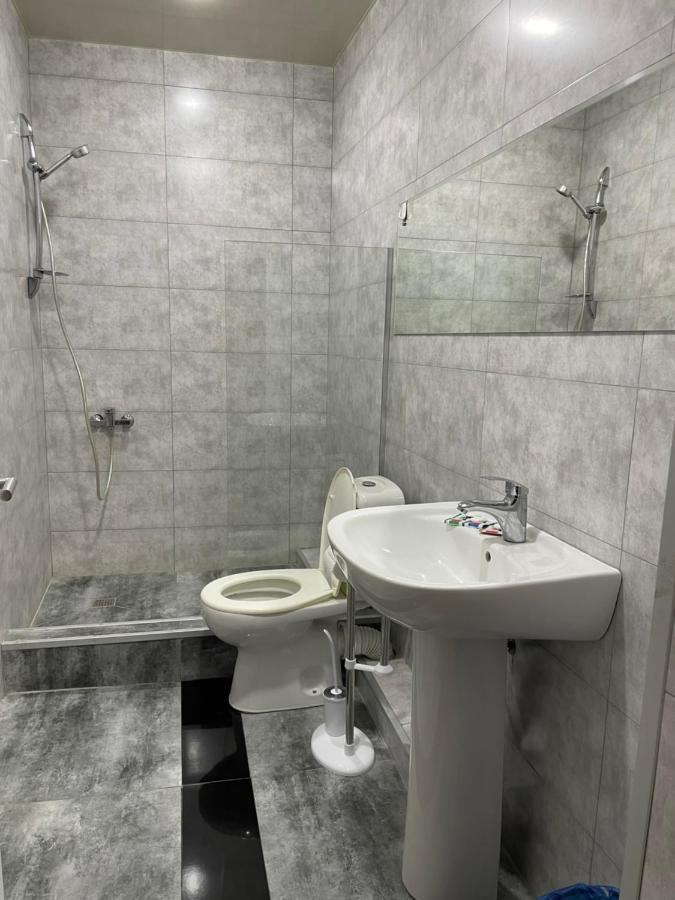Hotel Era Tbilisi Esterno foto