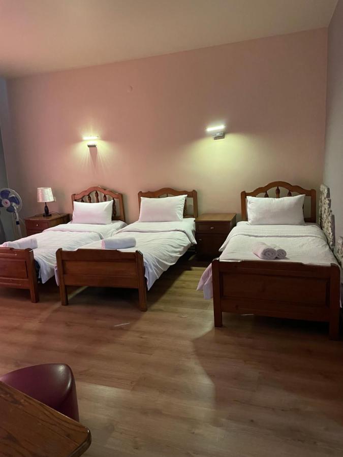 Hotel Era Tbilisi Esterno foto