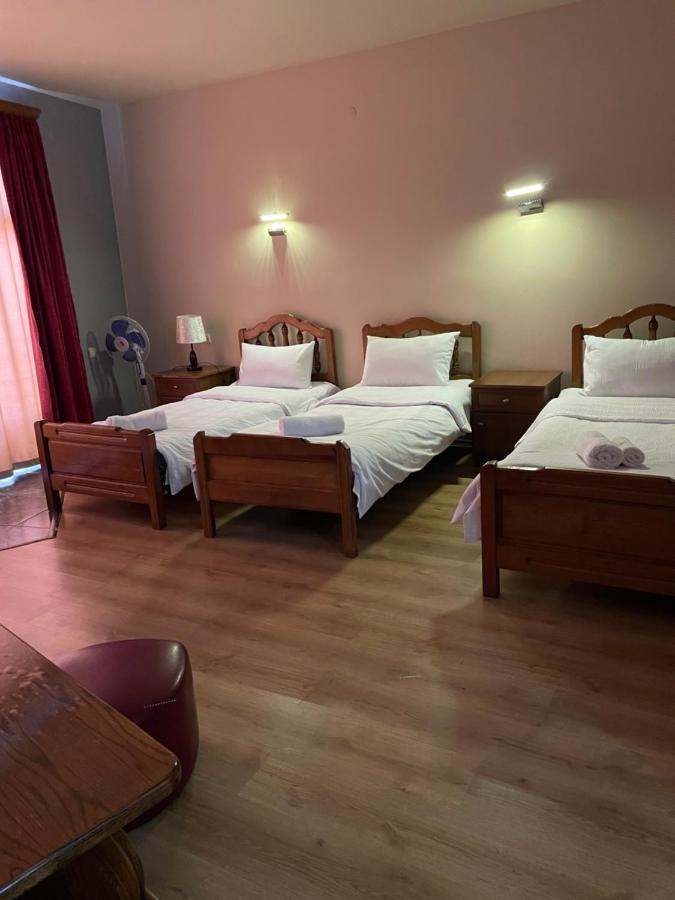 Hotel Era Tbilisi Esterno foto