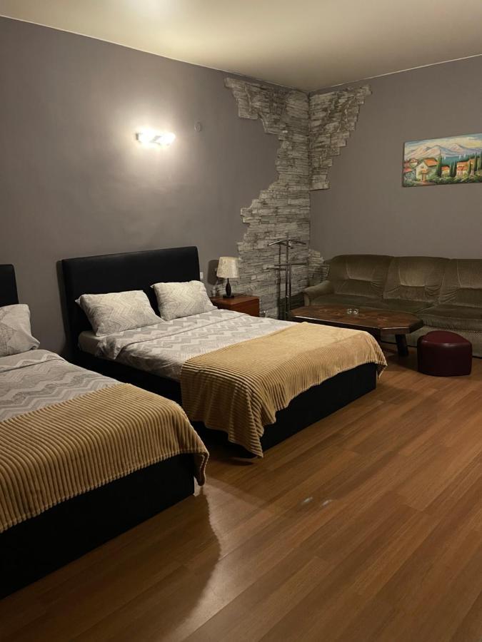 Hotel Era Tbilisi Esterno foto