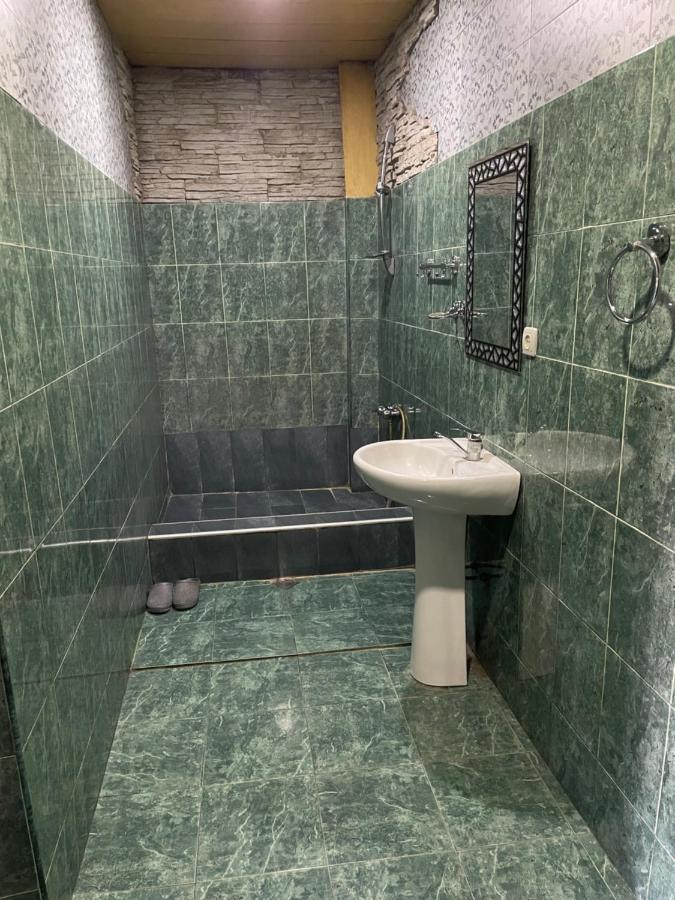 Hotel Era Tbilisi Esterno foto